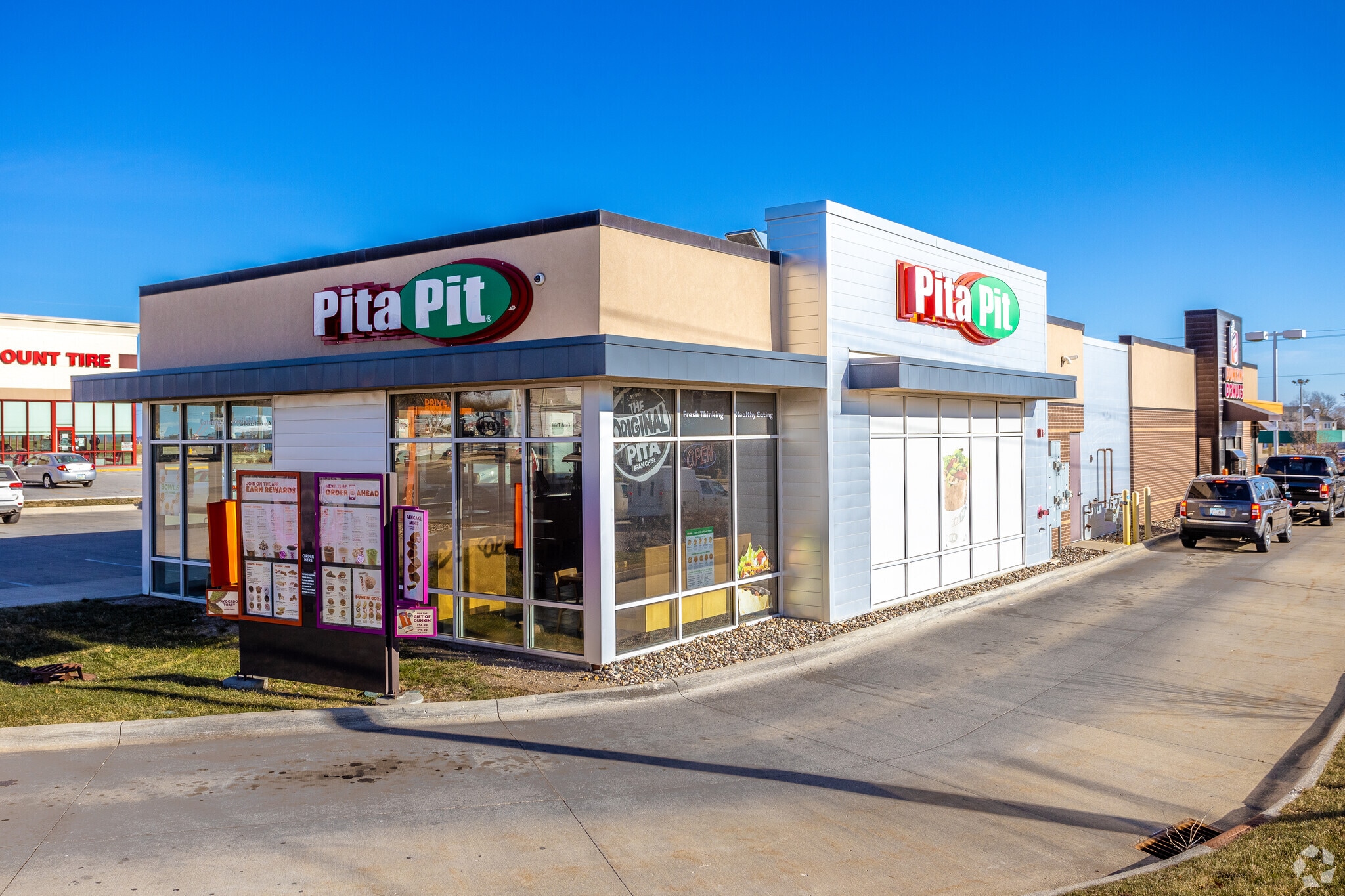 4212 Merle Hay Rd, Des Moines, IA for Rent