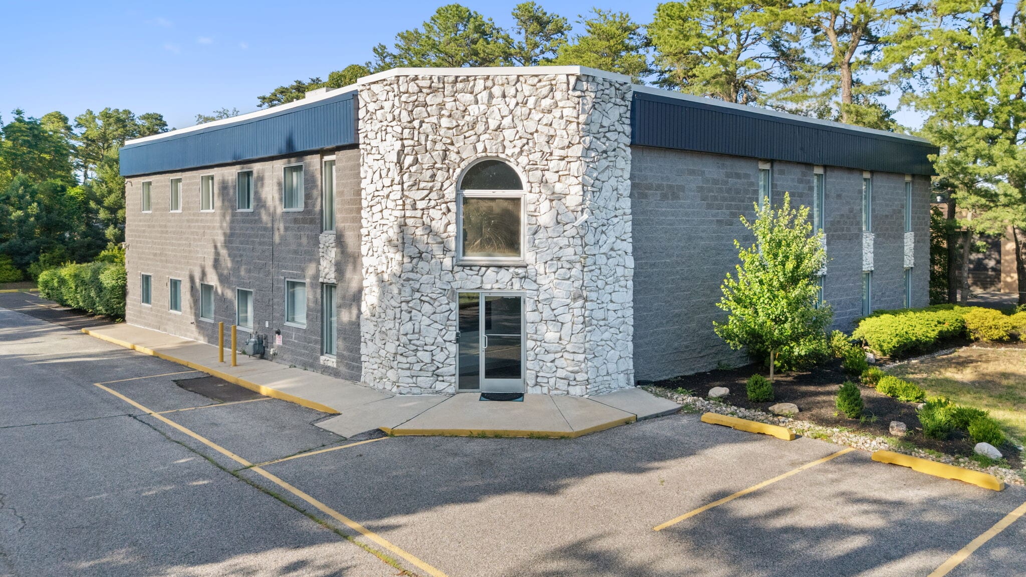 411 Commerce Ln, West Berlin, NJ for Sale