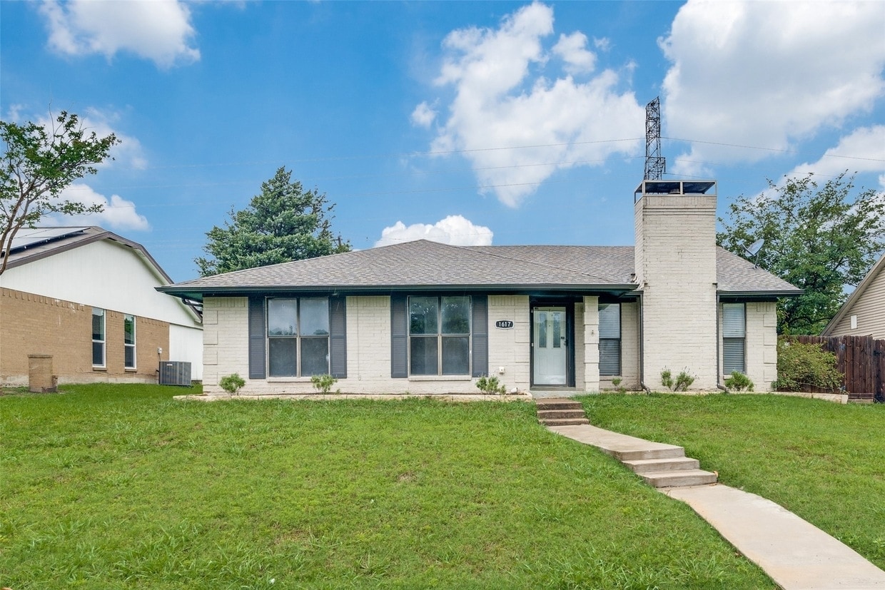 1617 Golden Grove Dr, Mesquite, TX for Sale