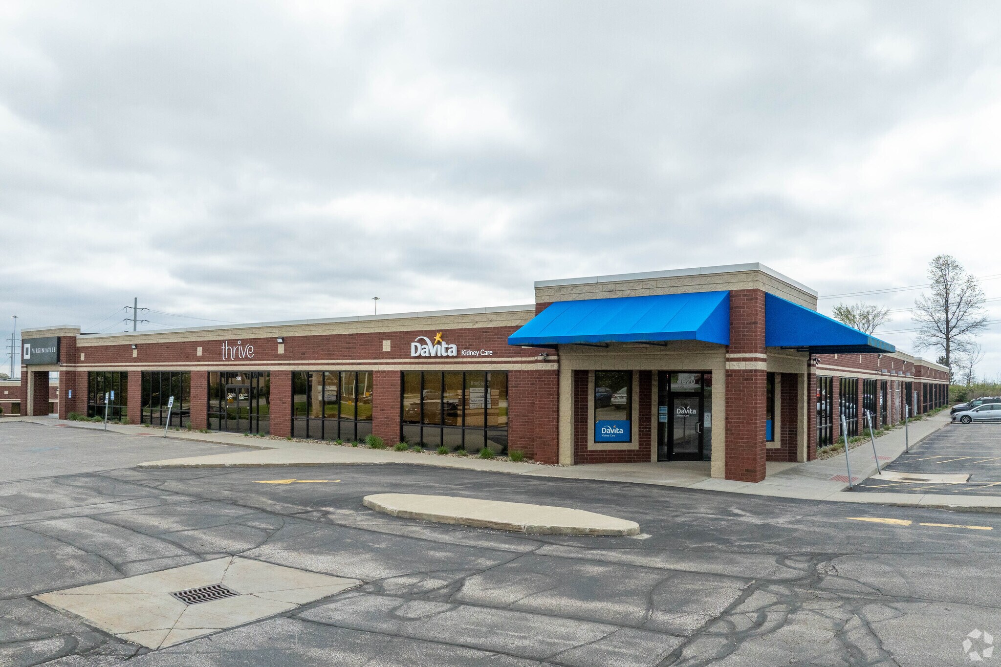 4670 Richmond Rd, Warrensville Heights, OH for Rent
