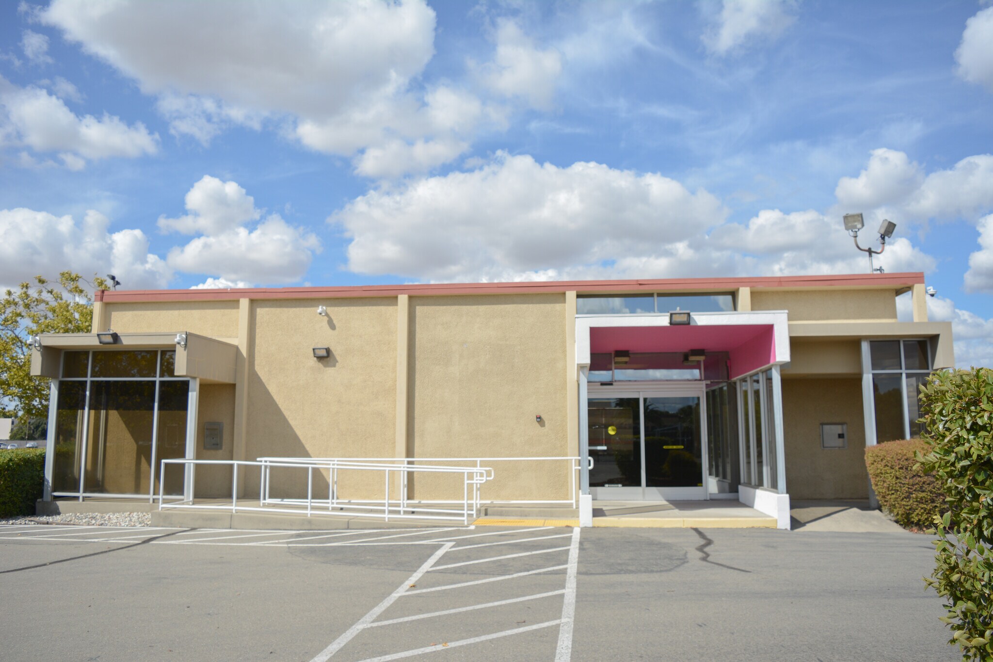 5540 Dudley Blvd, Mcclellan, CA for Rent