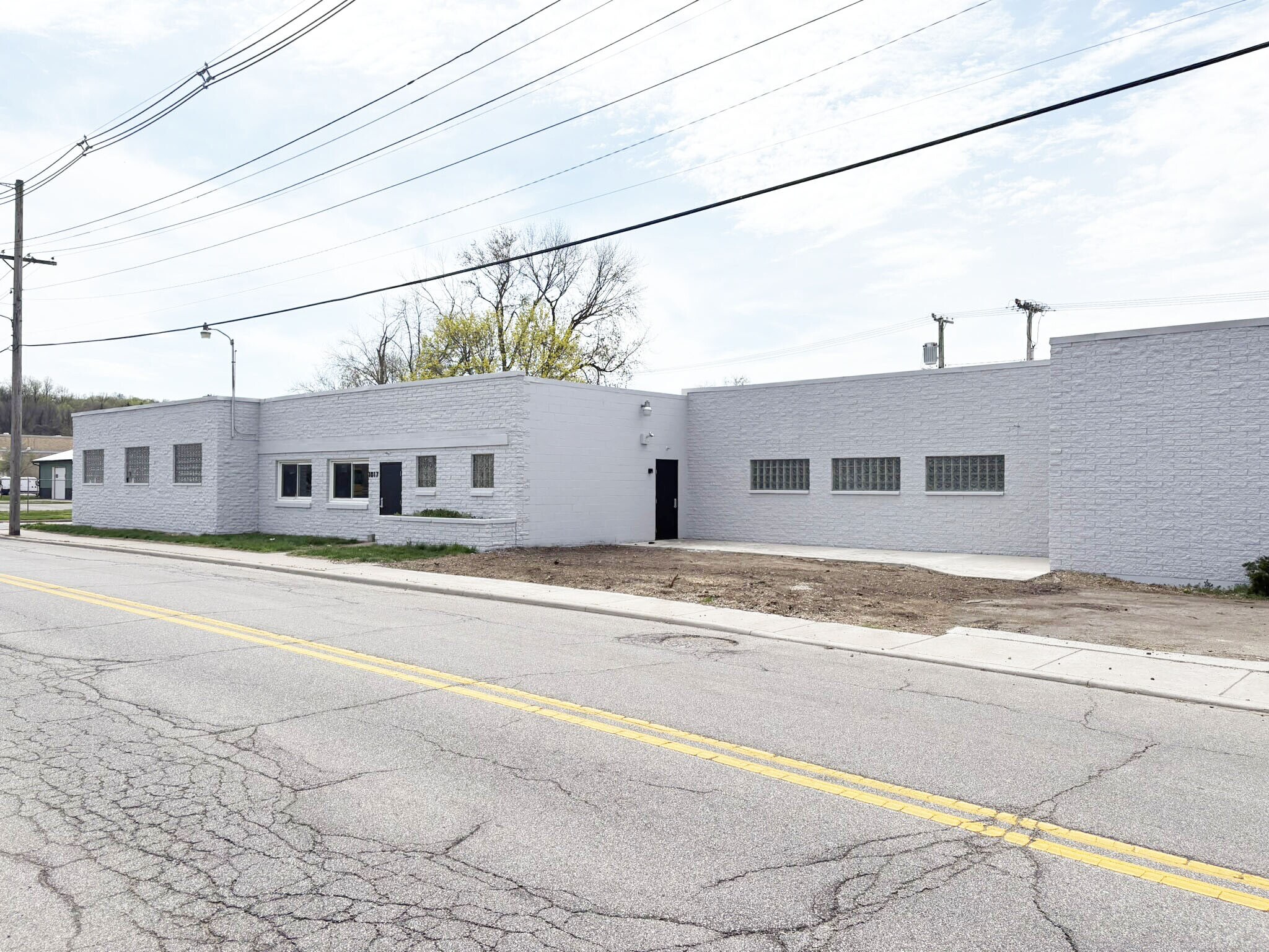 1017 S Logan St, Mishawaka, IN for Rent