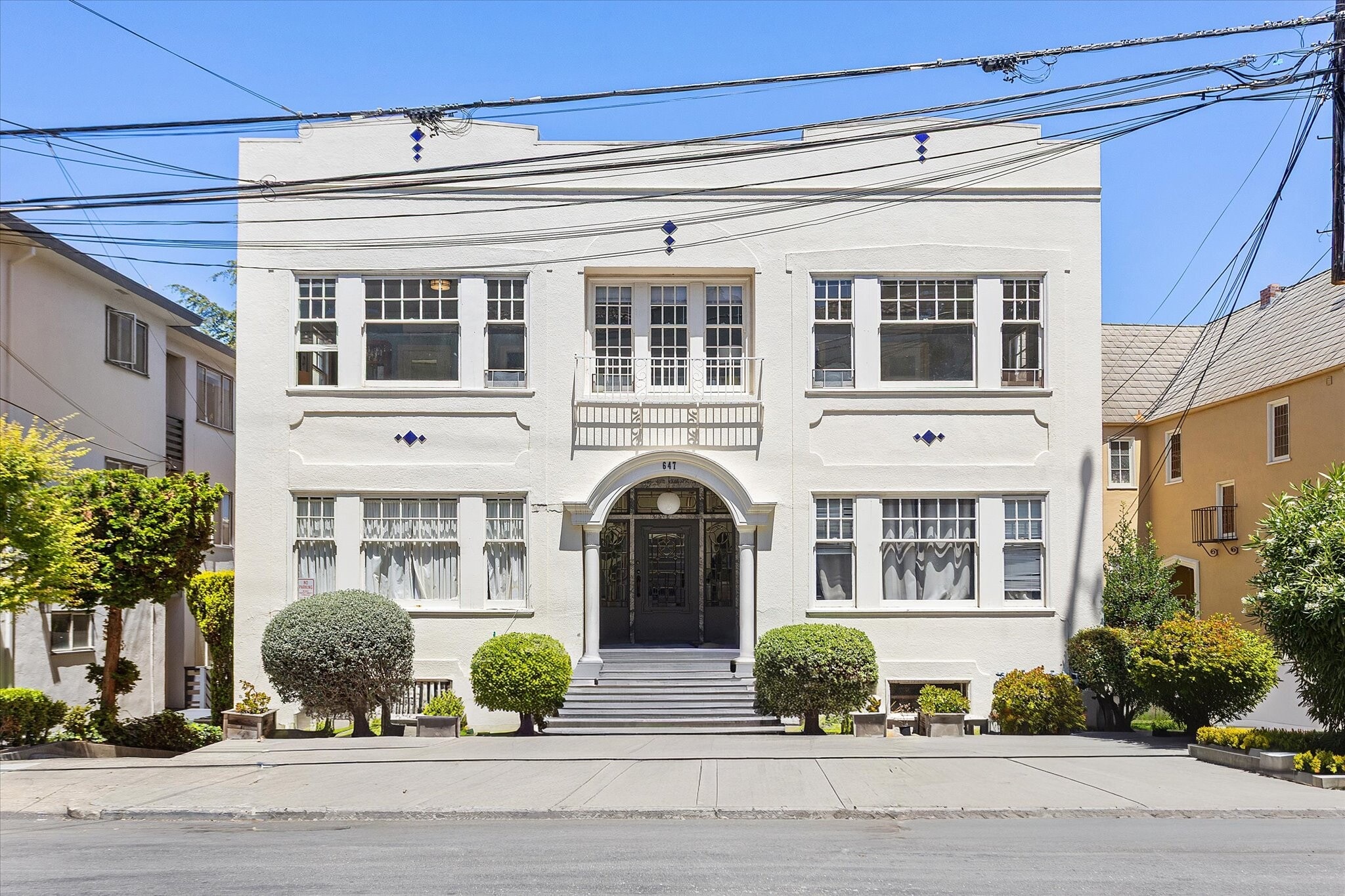 647 Beacon St, Oakland, CA for Sale