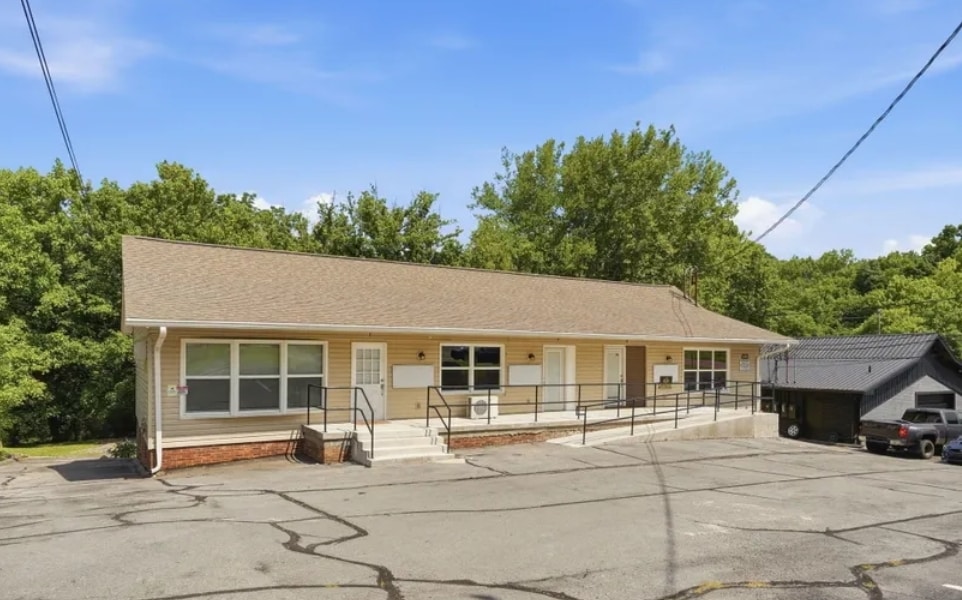105 Brookfield Dr, Kingsport, TN for Sale