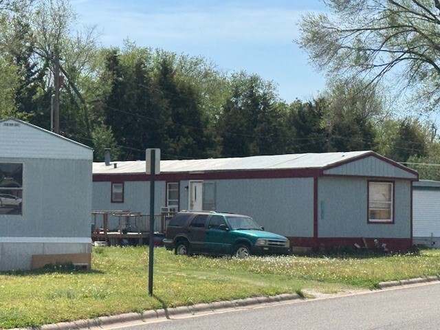 1800 Windsor, Newton, KS for Sale