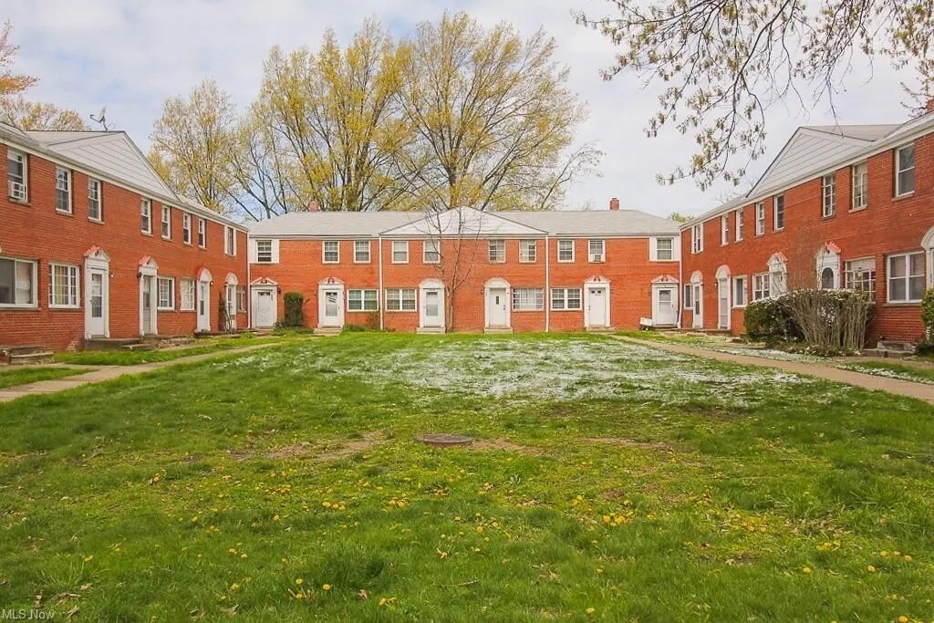 481 Kenwood Dr Euclid, OH 44123 MultiFamily Property for Lease on