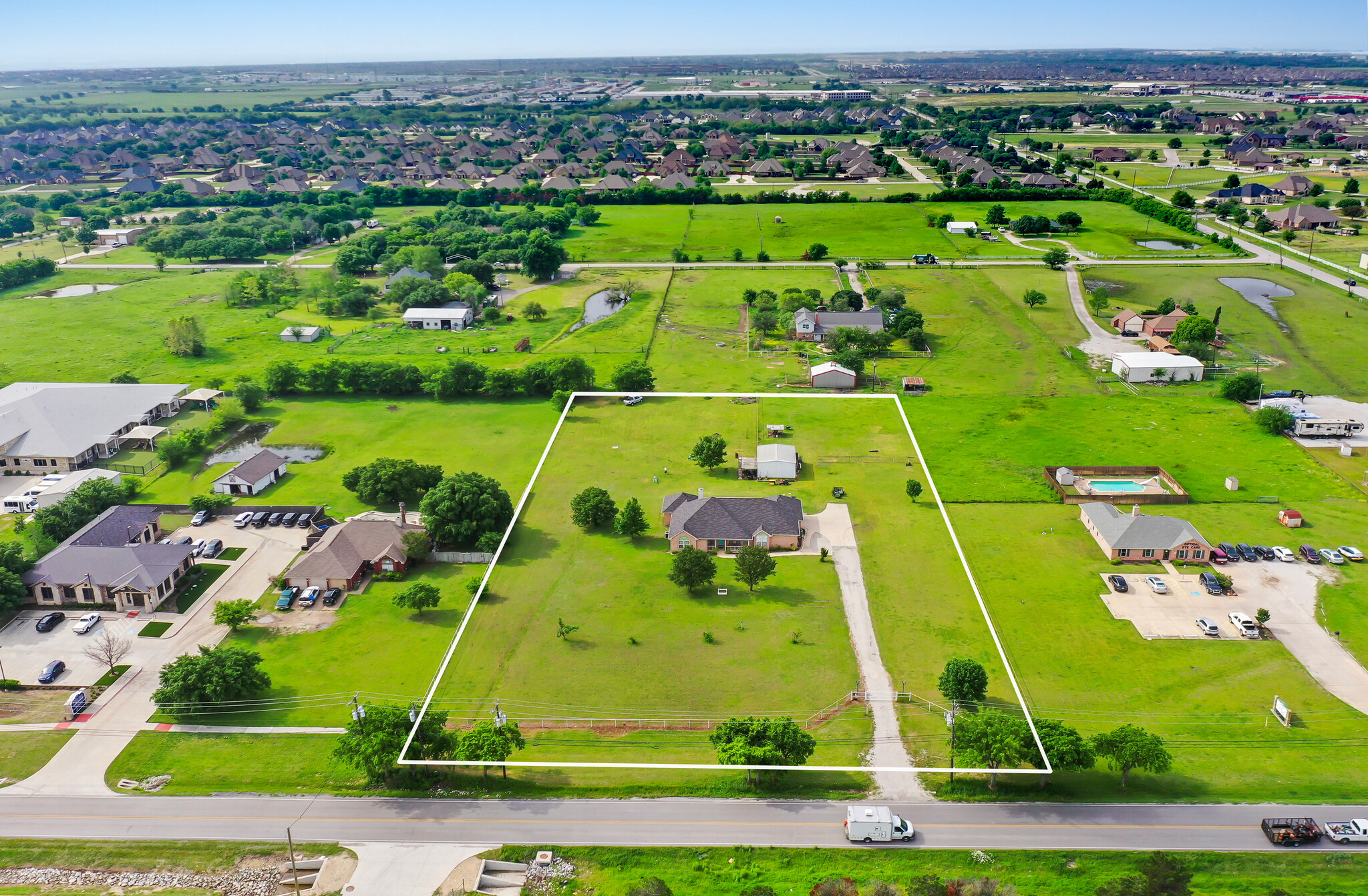 1425 Avondale Haslet Rd, Haslet, TX for Sale