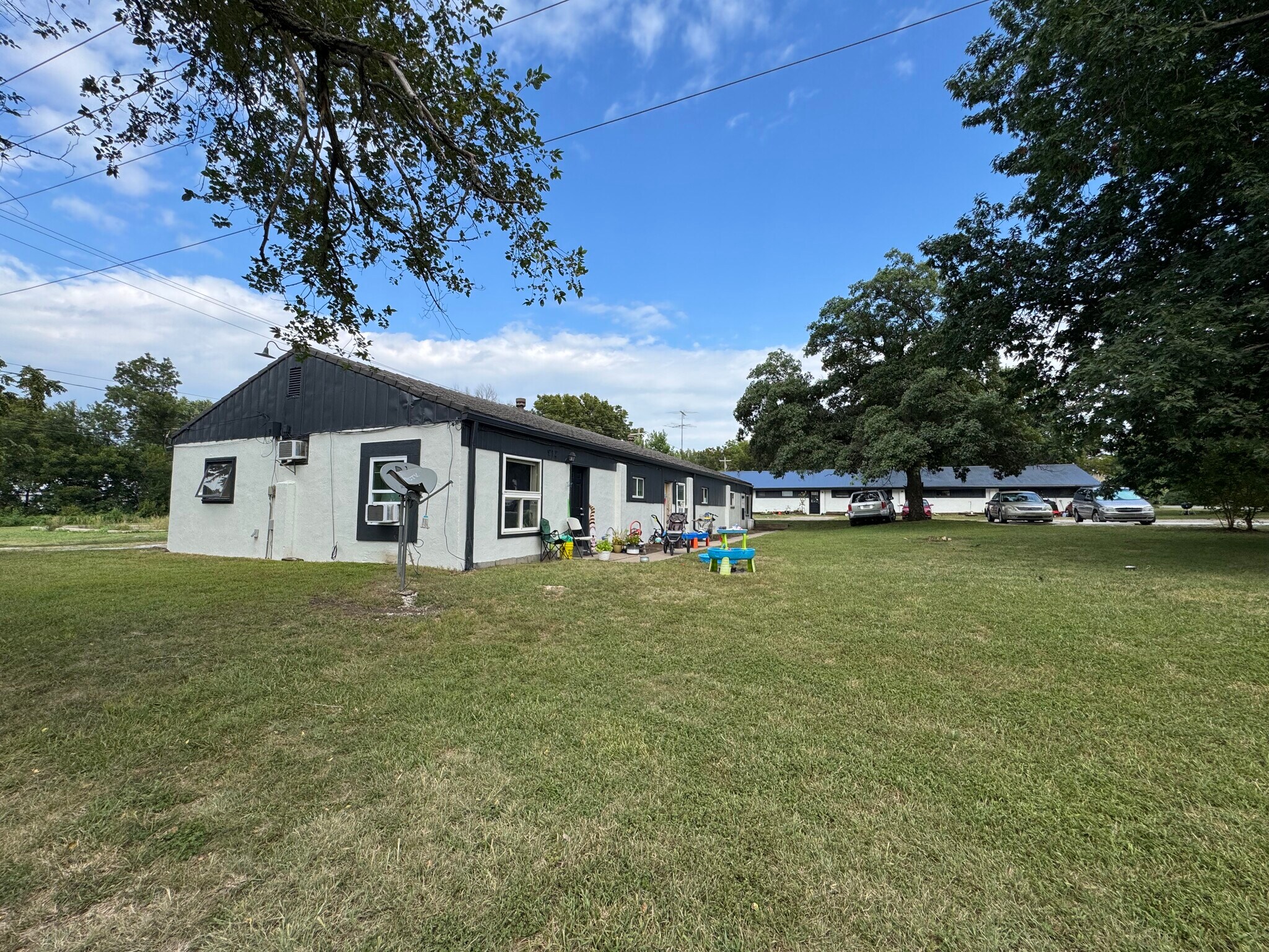 908 Orange St, Baldwin City, KS for Sale
