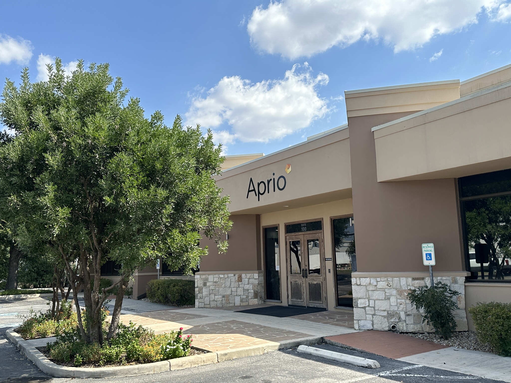922 Isom Rd, San Antonio, TX for Sale