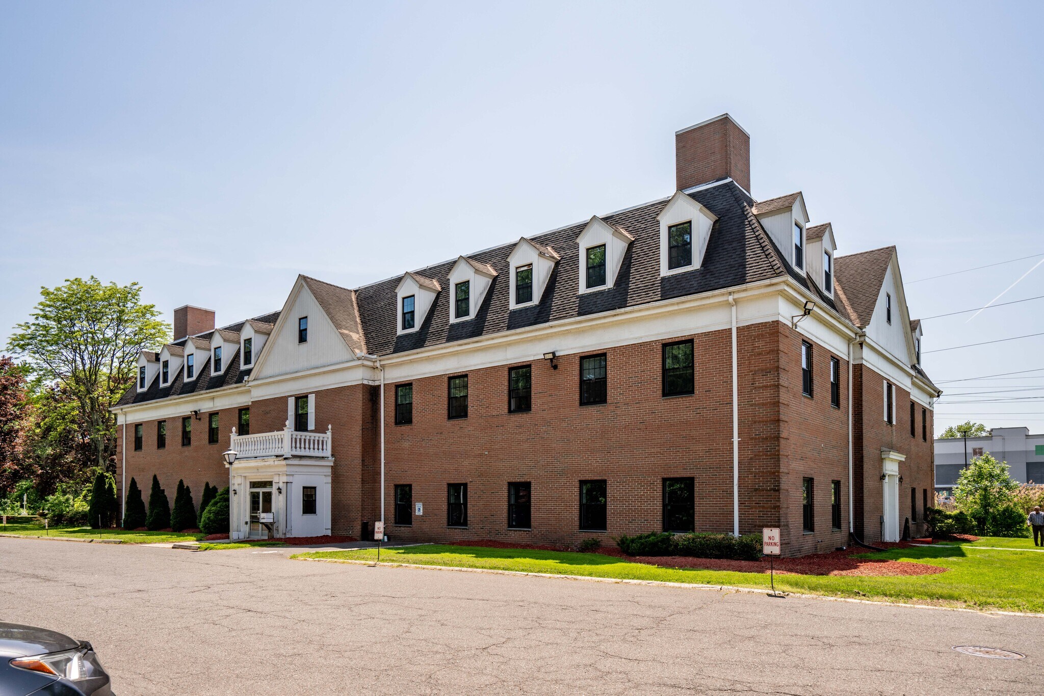 30 Jordan Ln, Wethersfield, CT for Sale