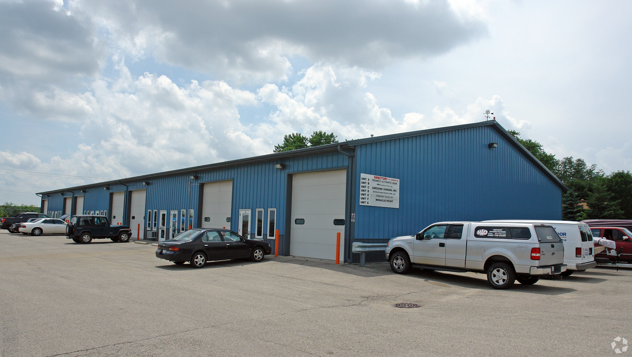 470 Jennings Dr, Lake In The Hills, IL for Rent