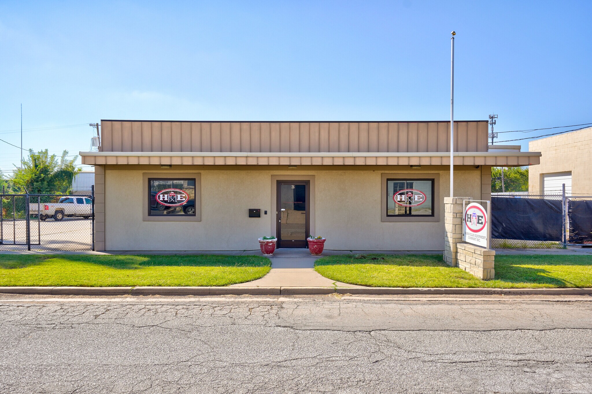 26 NE 26th St Oklahoma City, OK 73105 Industrial Property for Sale on