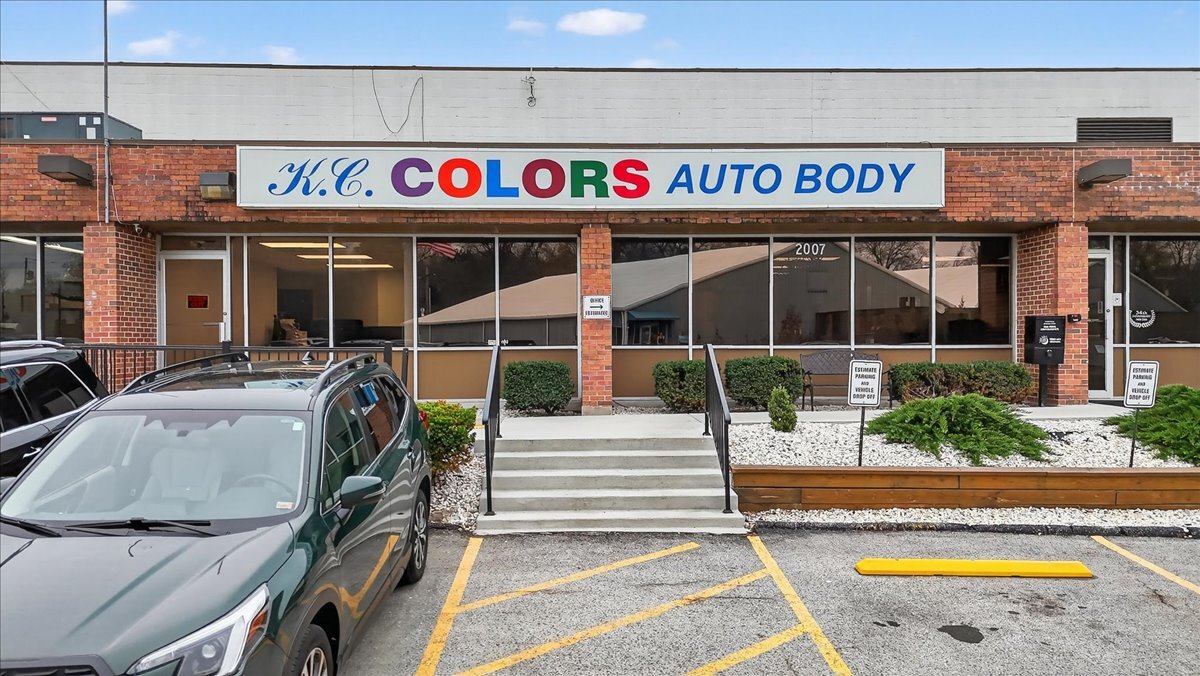 2005-2007 W 103rd Ter, Leawood, KS for Sale