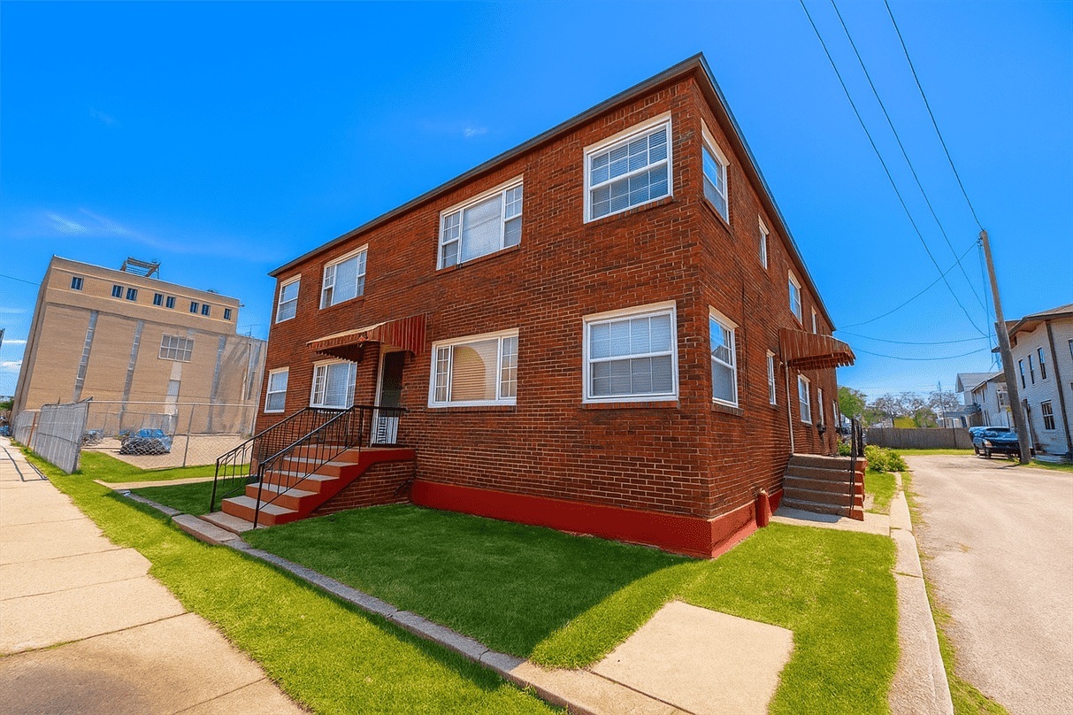 223 W Washington Ave, Jackson, MI for Sale