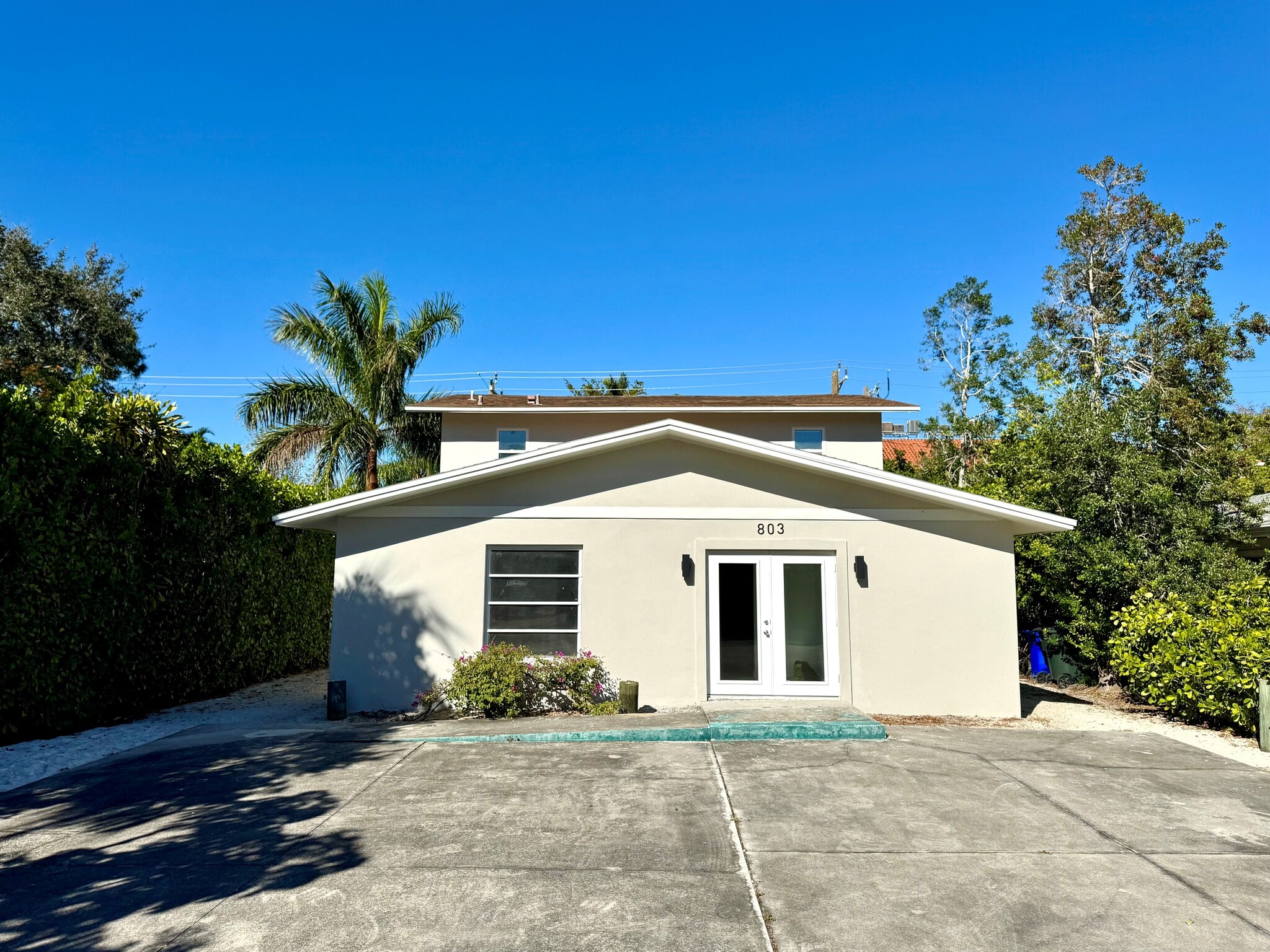 803 Myrtle Ter, Naples, FL for Sale