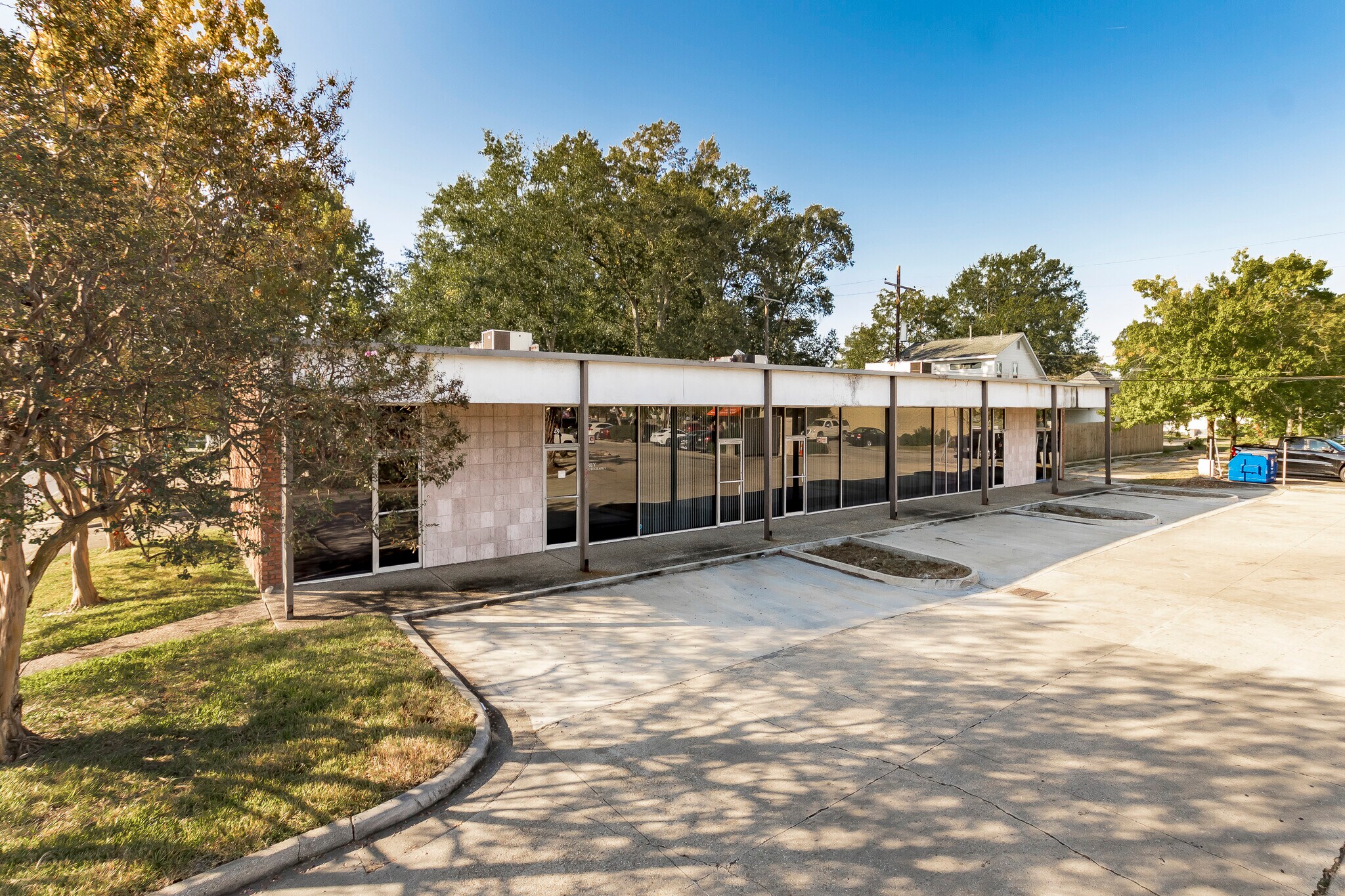 4950 Government St, Baton Rouge, LA for Sale