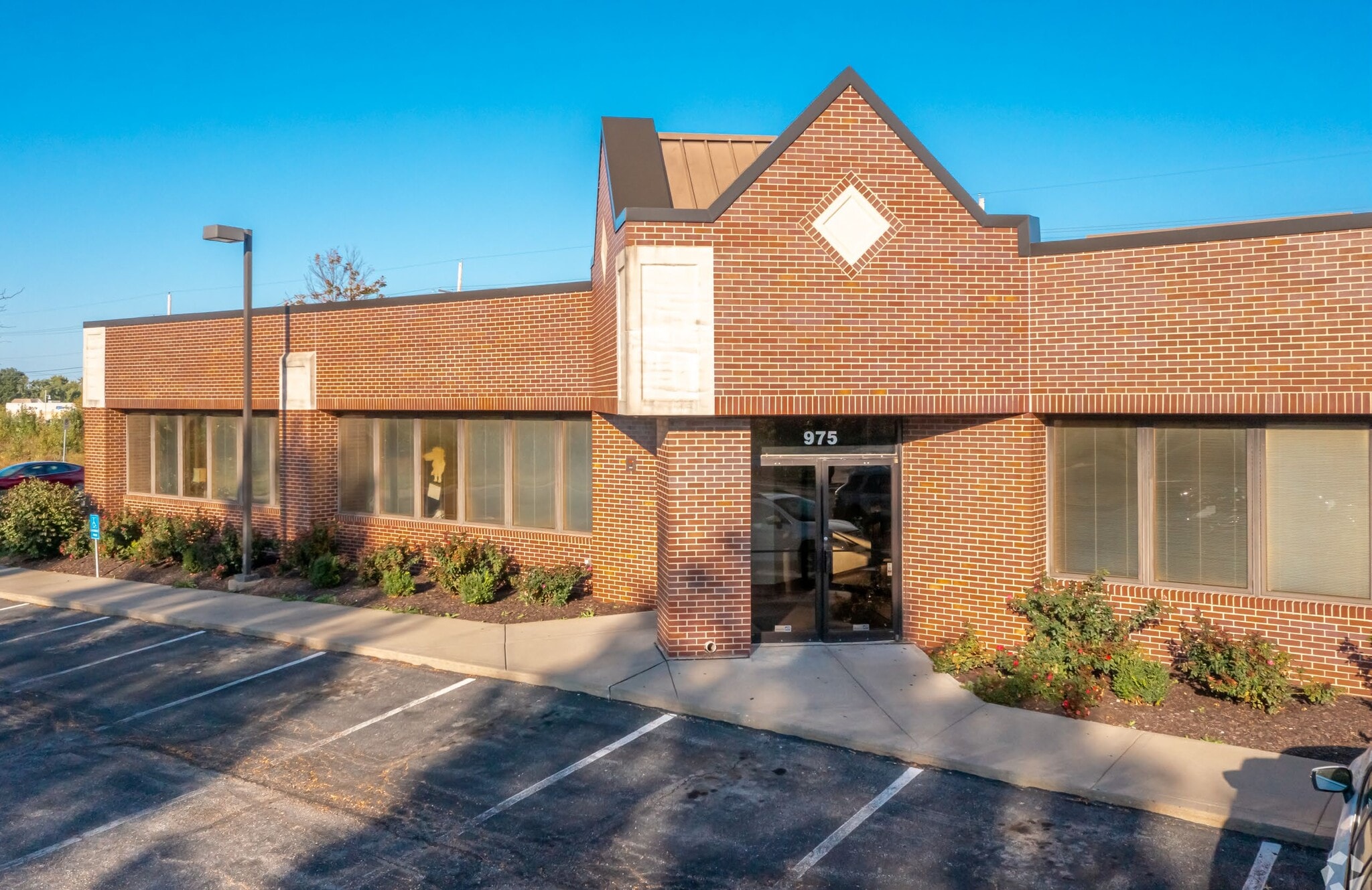 975 N Mur-Len Rd, Olathe, KS for Sale