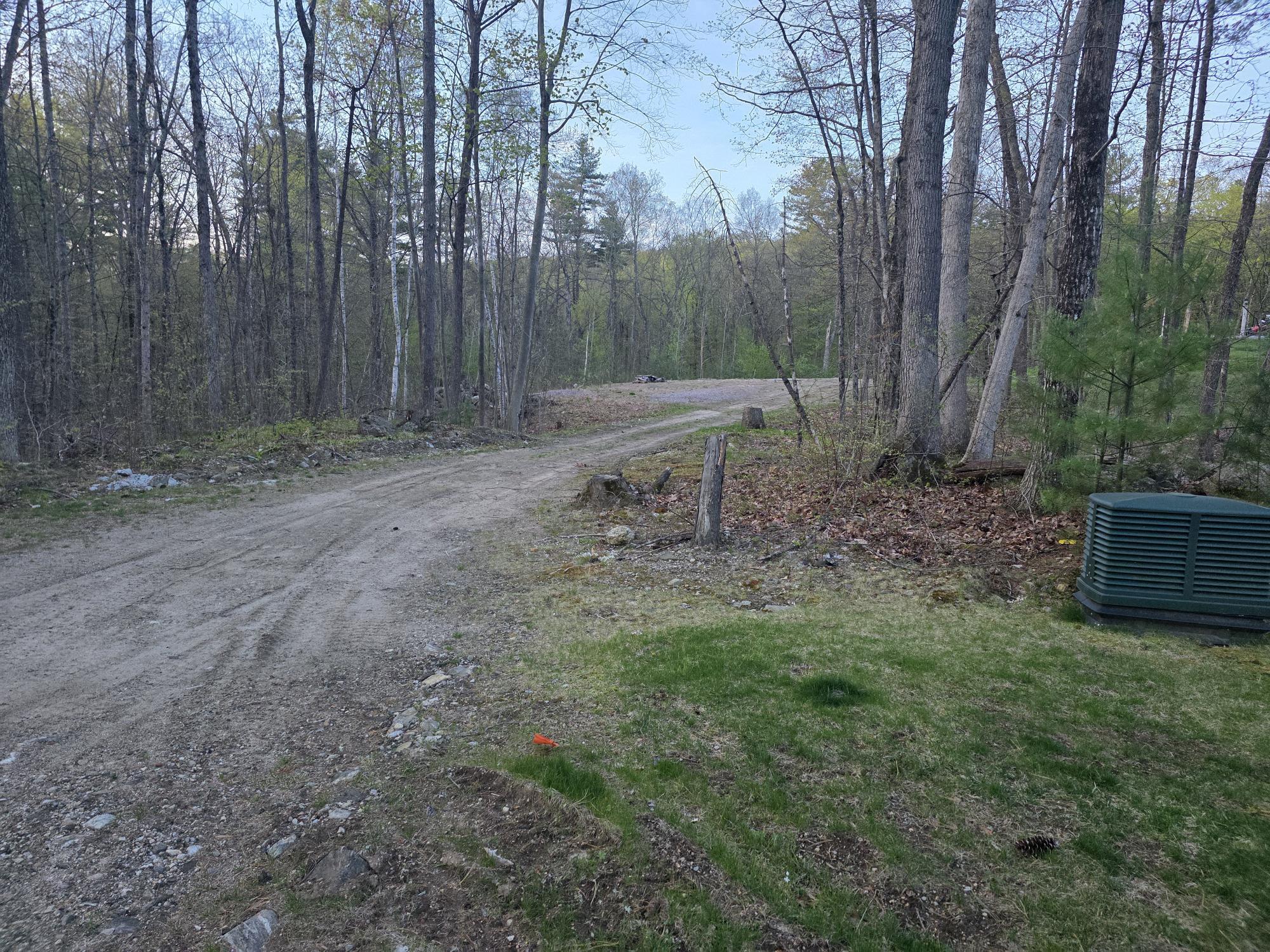 31A-31B Parkside Dr, Pelham, NH for Sale