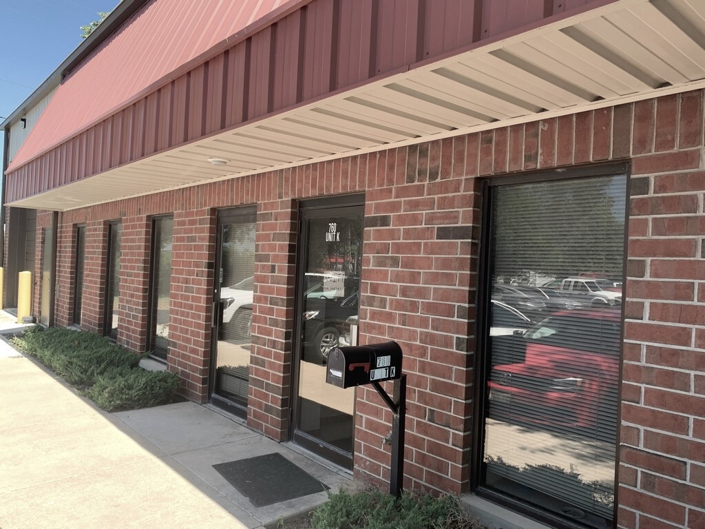 760 Industrial Dr, Cary, IL for Rent