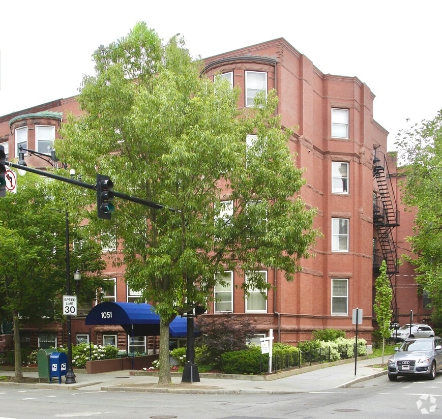 1051 Beacon St, Brookline, MA for Sale