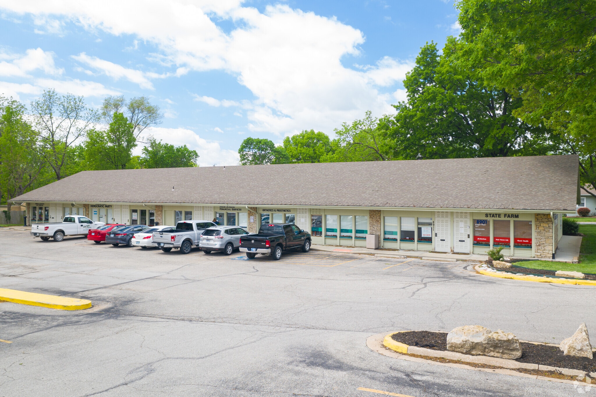 8901-8991 W 75th St, Overland Park, KS for Rent