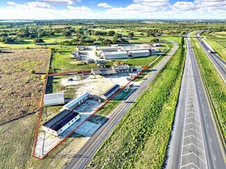 Devine, TX Industrial - 389 Interstate 35 S