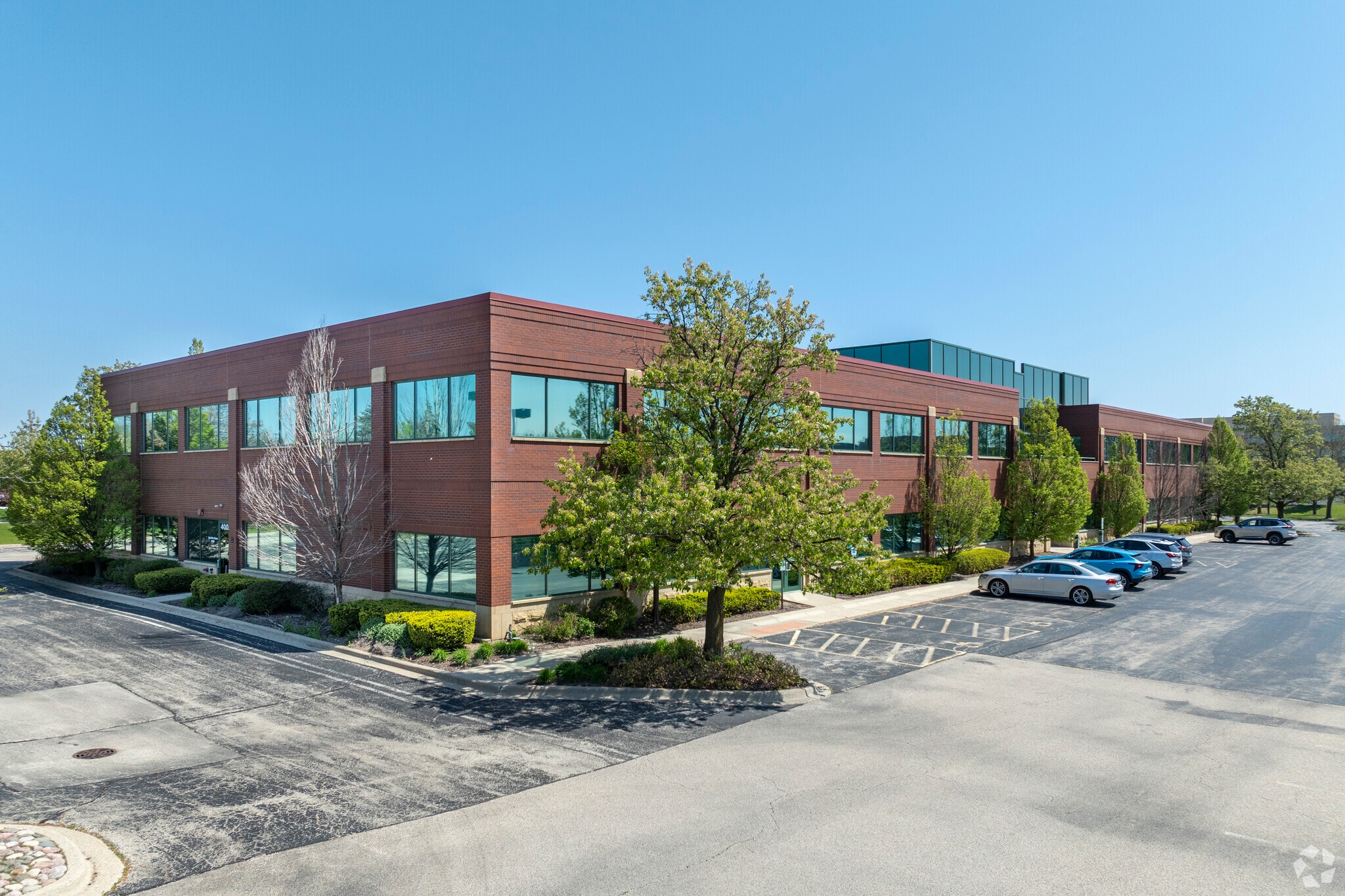 400 N Lakeview Pky, Vernon Hills, IL for Sale