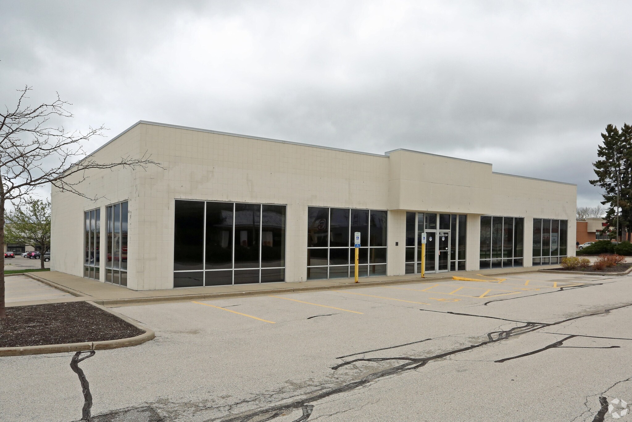 5055 Douglas Ave Racine, WI 53402 Retail Property for Lease on
