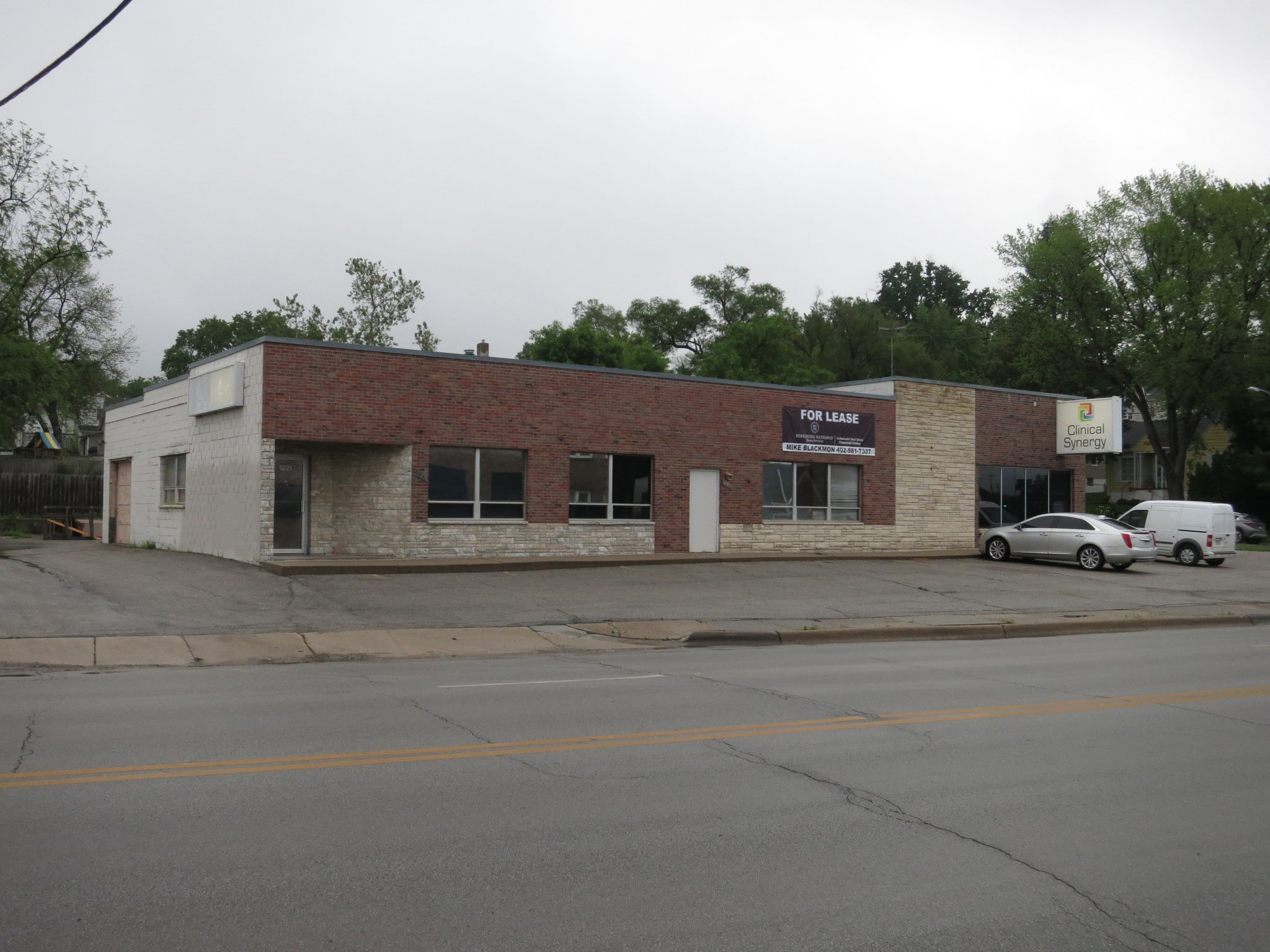 1221-1225 S Saddle Creek Rd, Omaha, NE for Rent