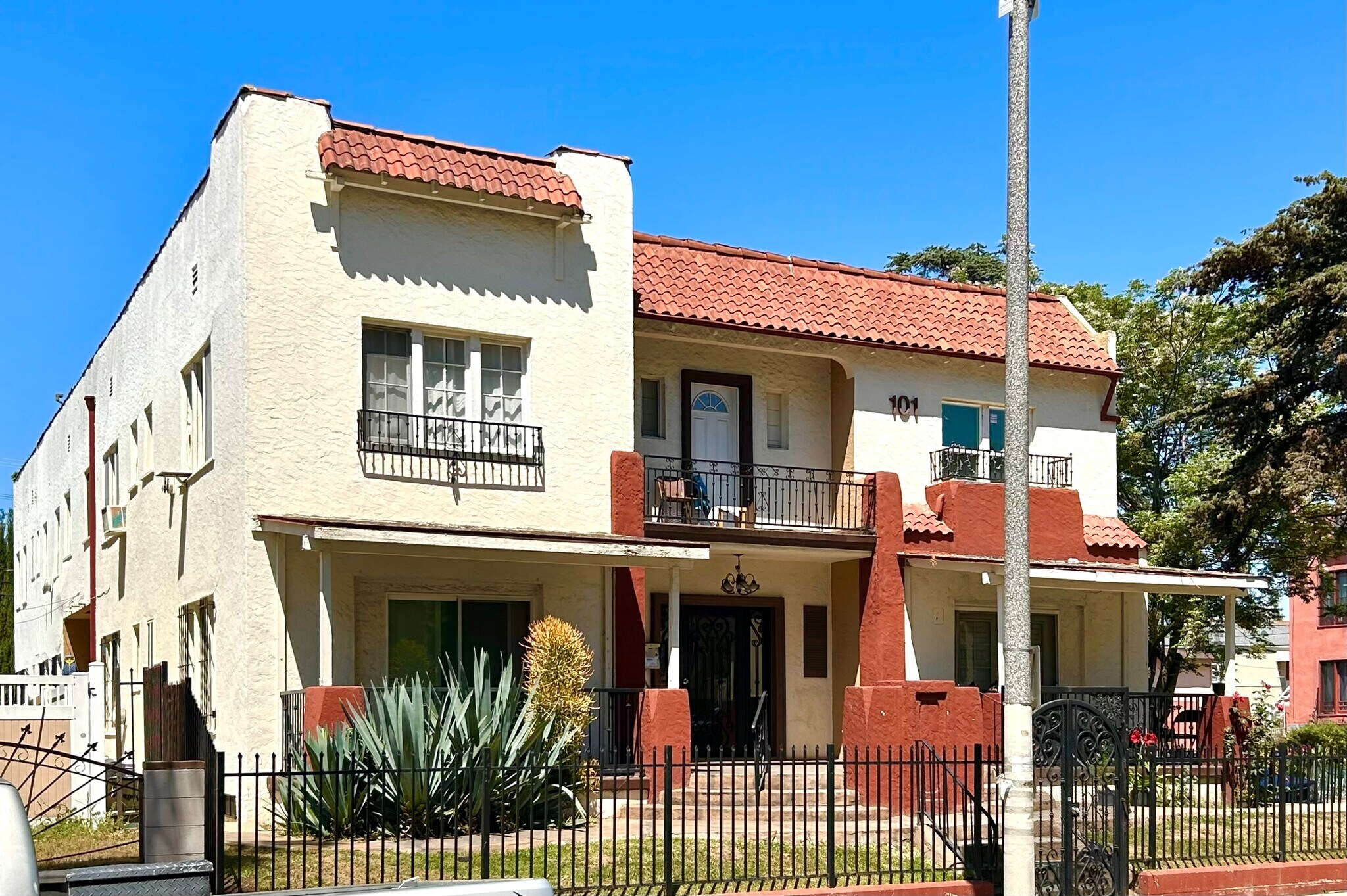 101 S Kenmore Ave, Los Angeles, CA for Sale