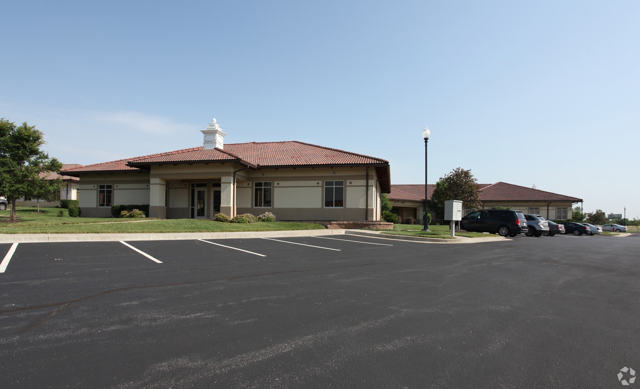 1411 E 104th St, Kansas City, MO for Sale