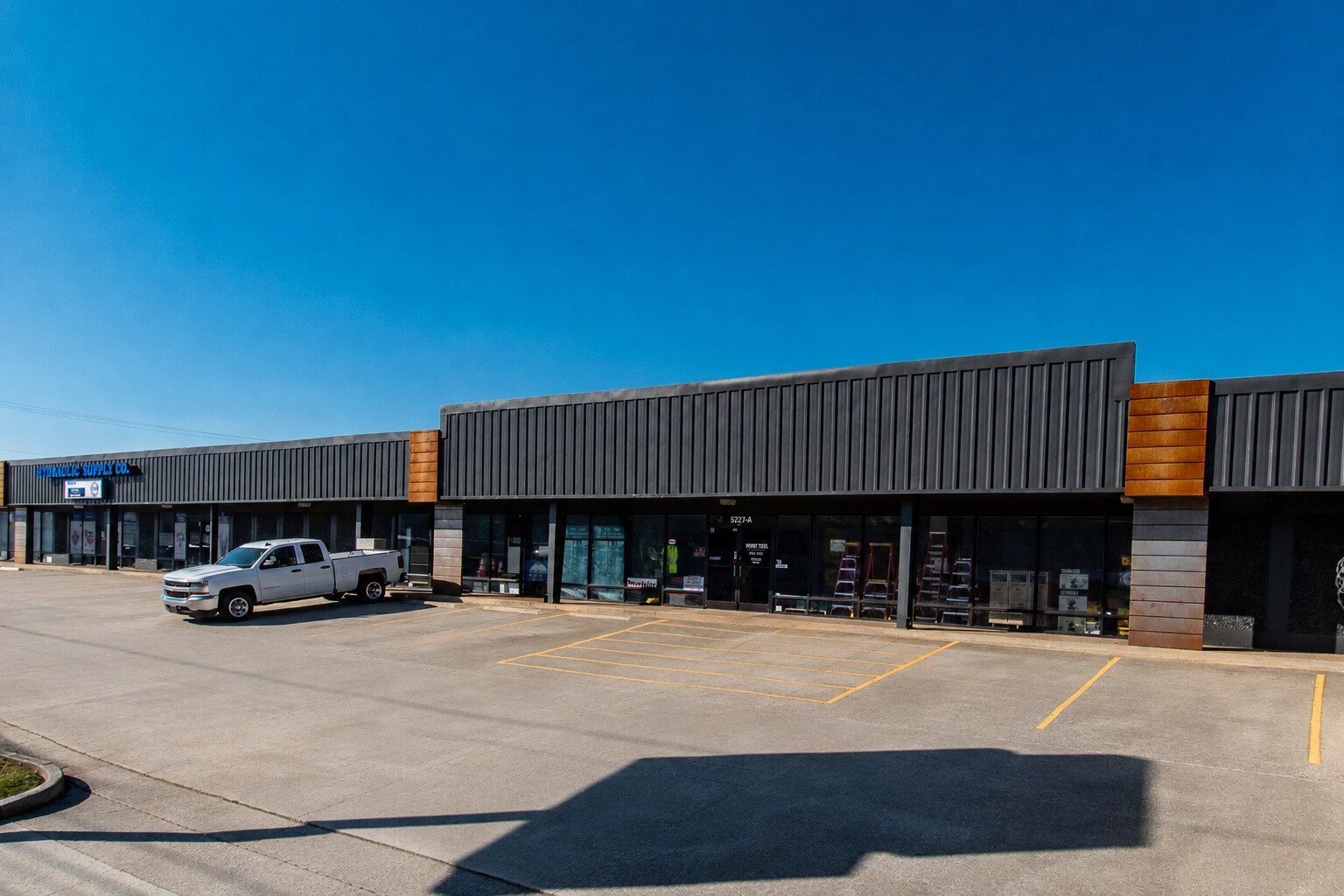 5227 Middlebrook Pike, Knoxville, TN for Rent