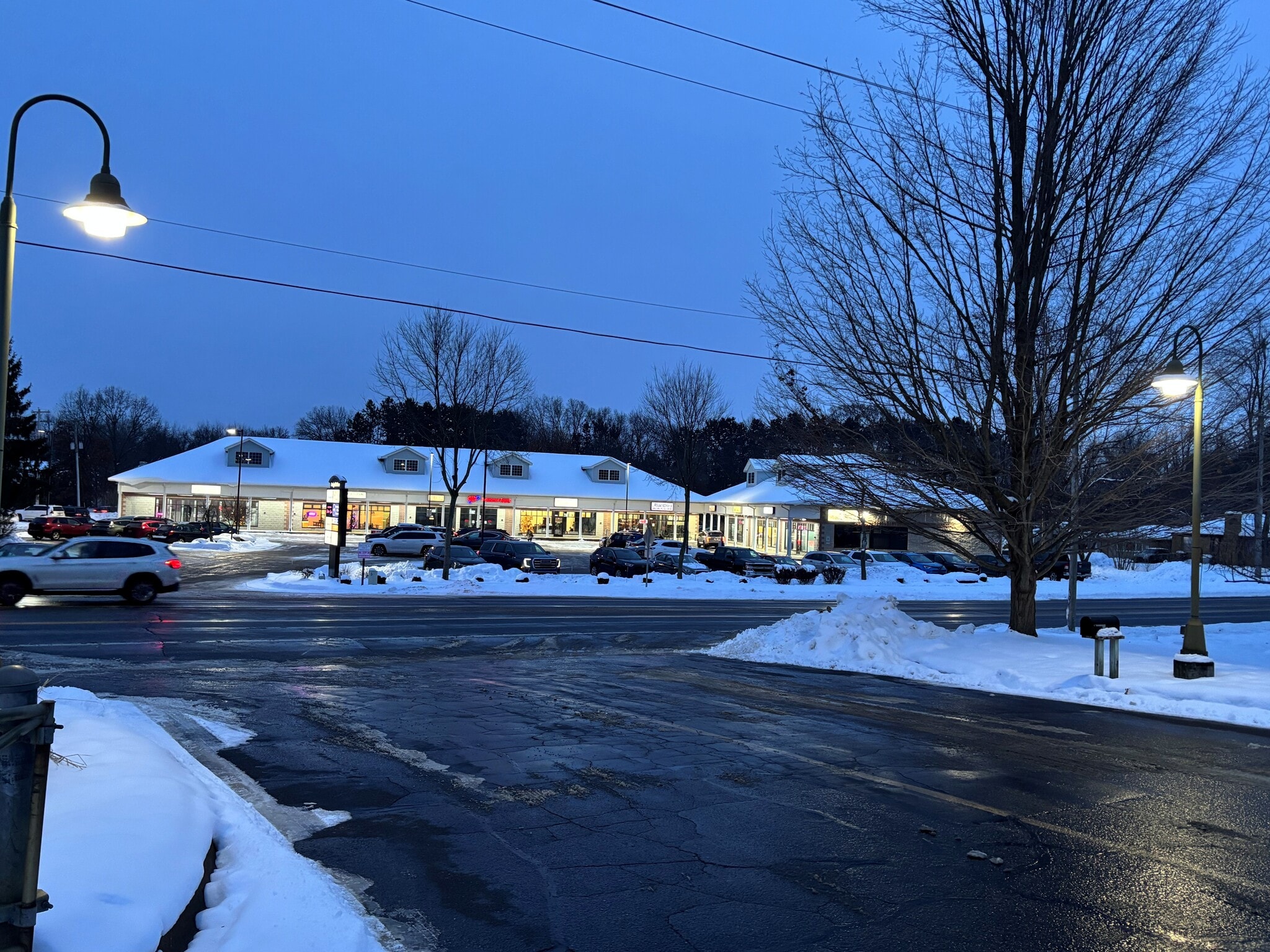 6066-6084 S 12th St, Kalamazoo, MI for Rent