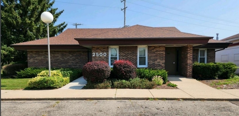 2500 S Cedar St, Holt, MI for Rent