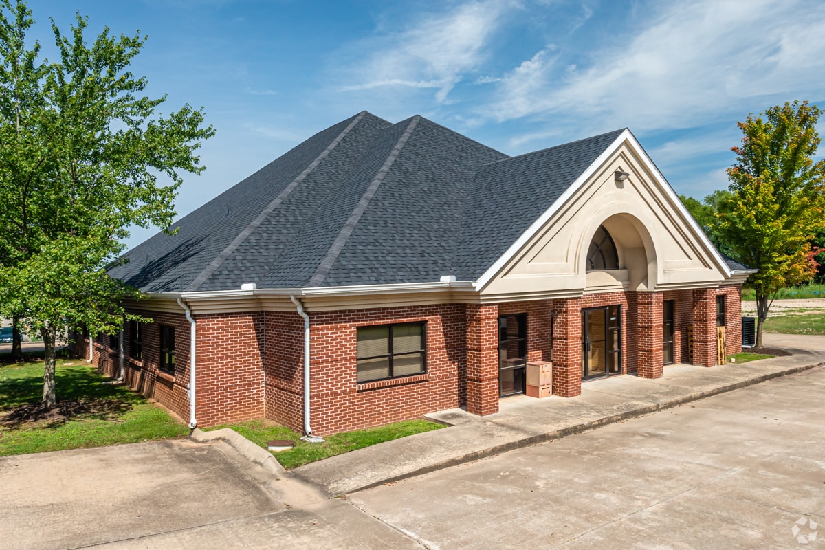 1668-1682 E Joyce Blvd, Fayetteville, AR for Rent