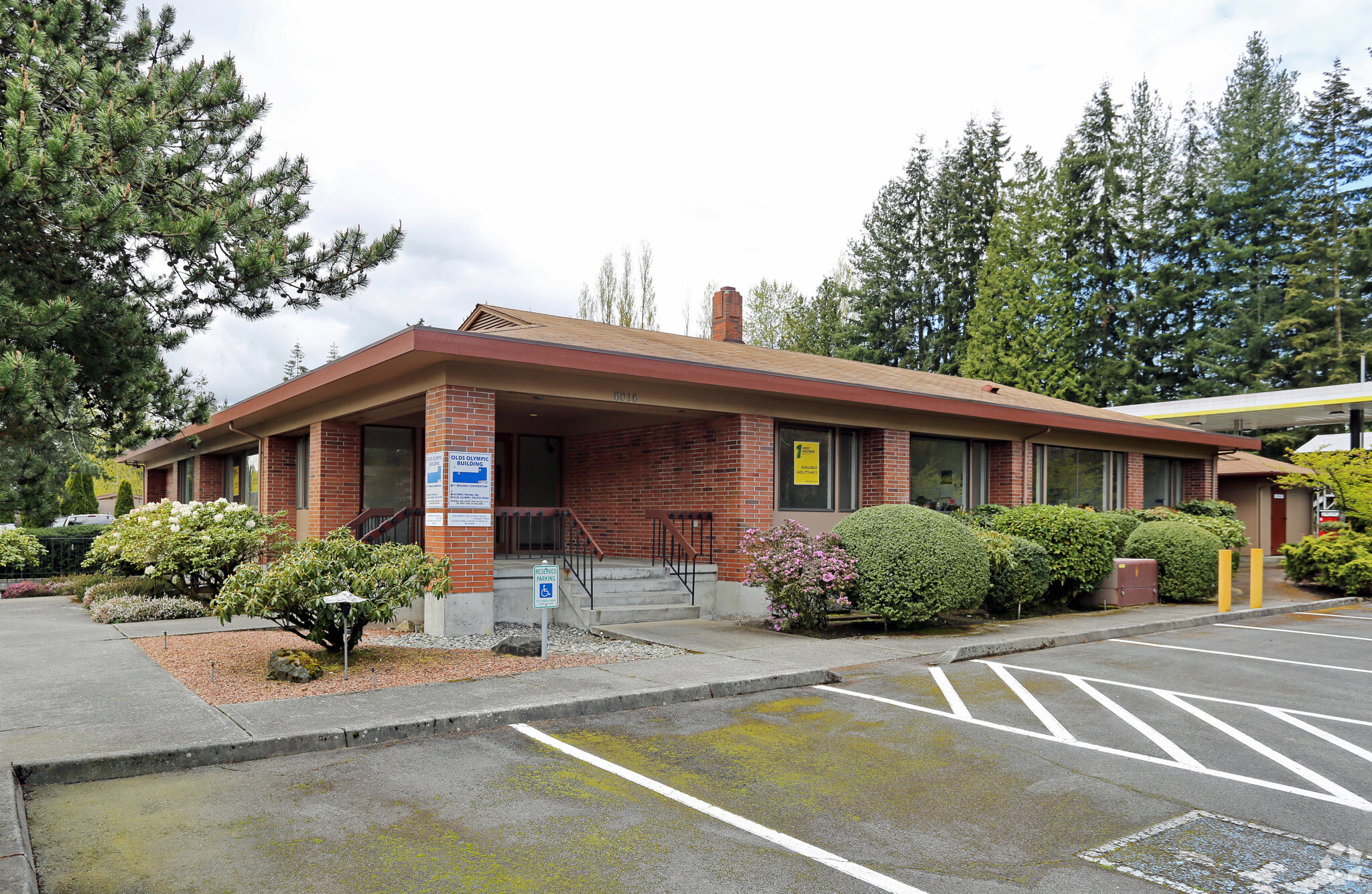 6016-6026 204th St SW, Lynnwood, WA for Rent