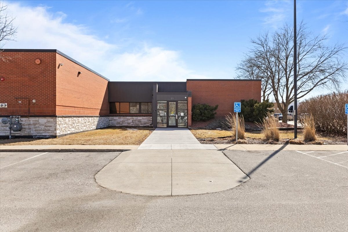 211 SW Walnut St, Ankeny, IA for Rent