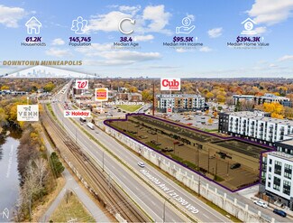 Minneapolis, MN undefined - 4701-4751 Hiawatha Ave