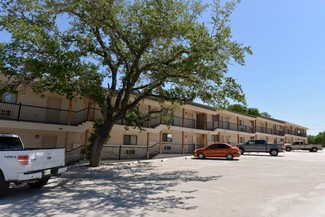 Three Rivers, TX Apartments - 1609 N Hill St