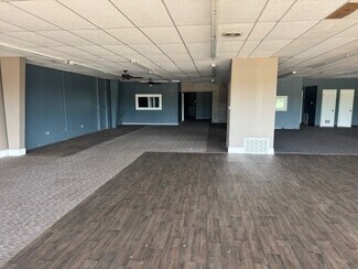 Dodge City, KS Office/Retail - 304 W Mcartor Rd