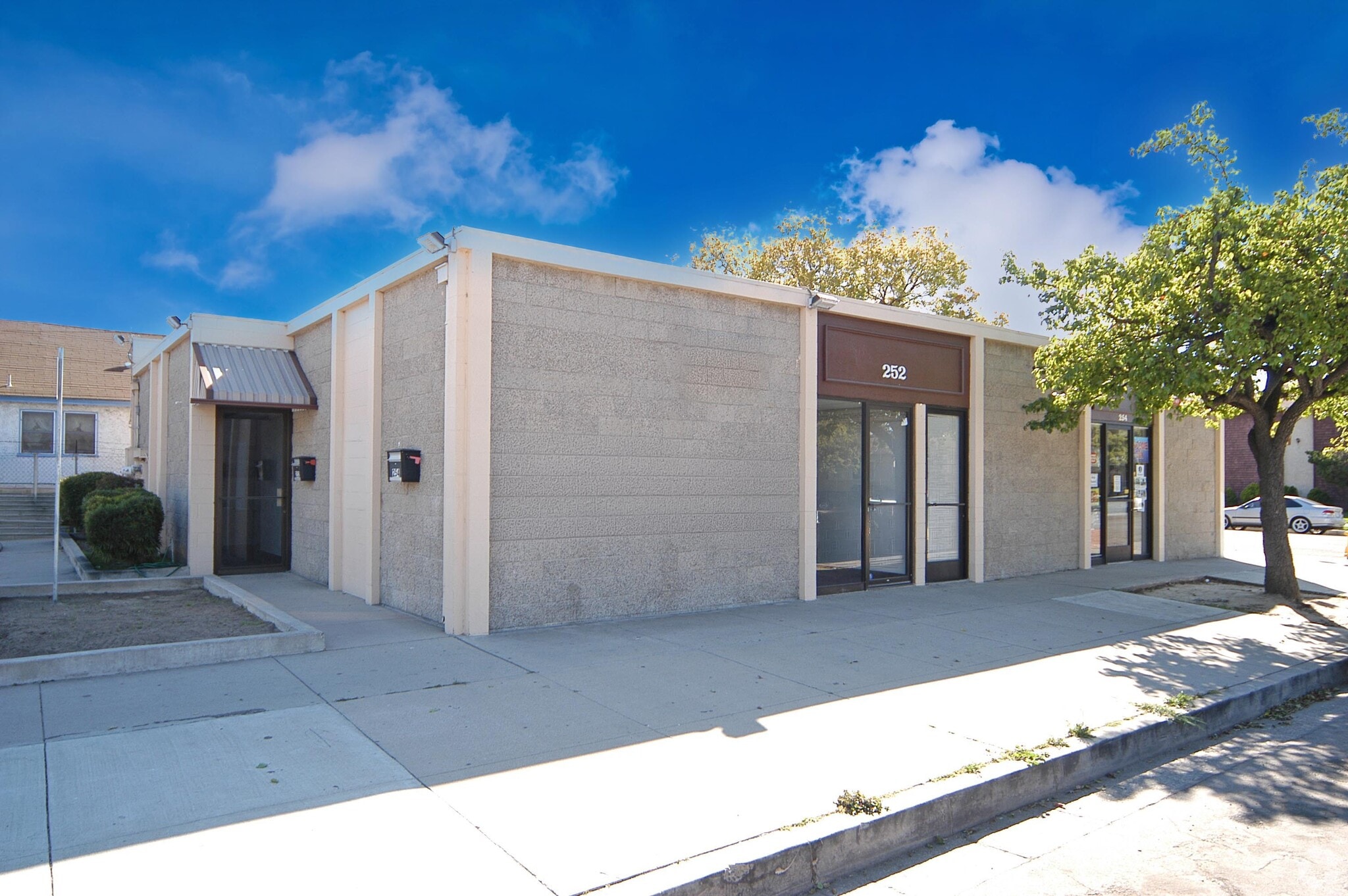 252-254 W 1st St, Oxnard, CA for Sale