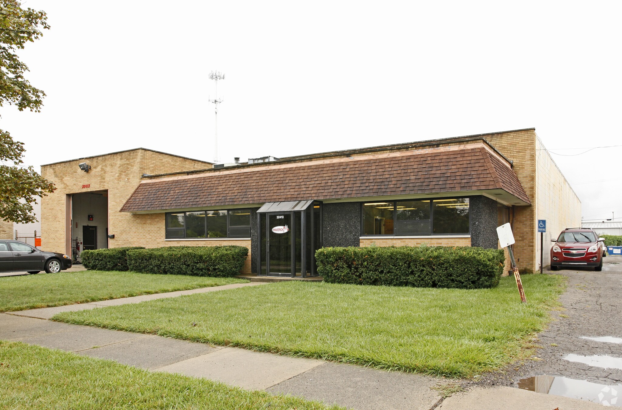 32413 Parklane Ave, Garden City, MI for Rent