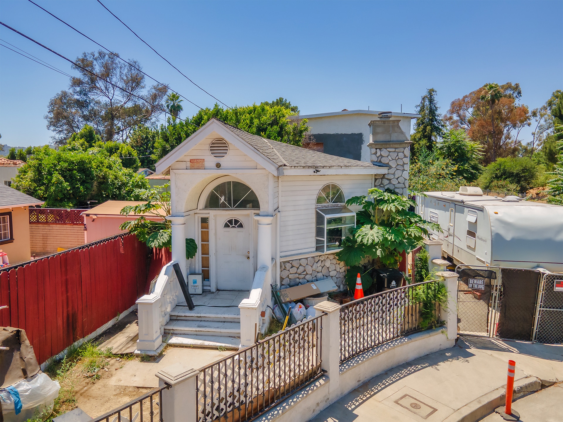 4463 Bellflower Ave, West Toluca Lake, CA for Sale