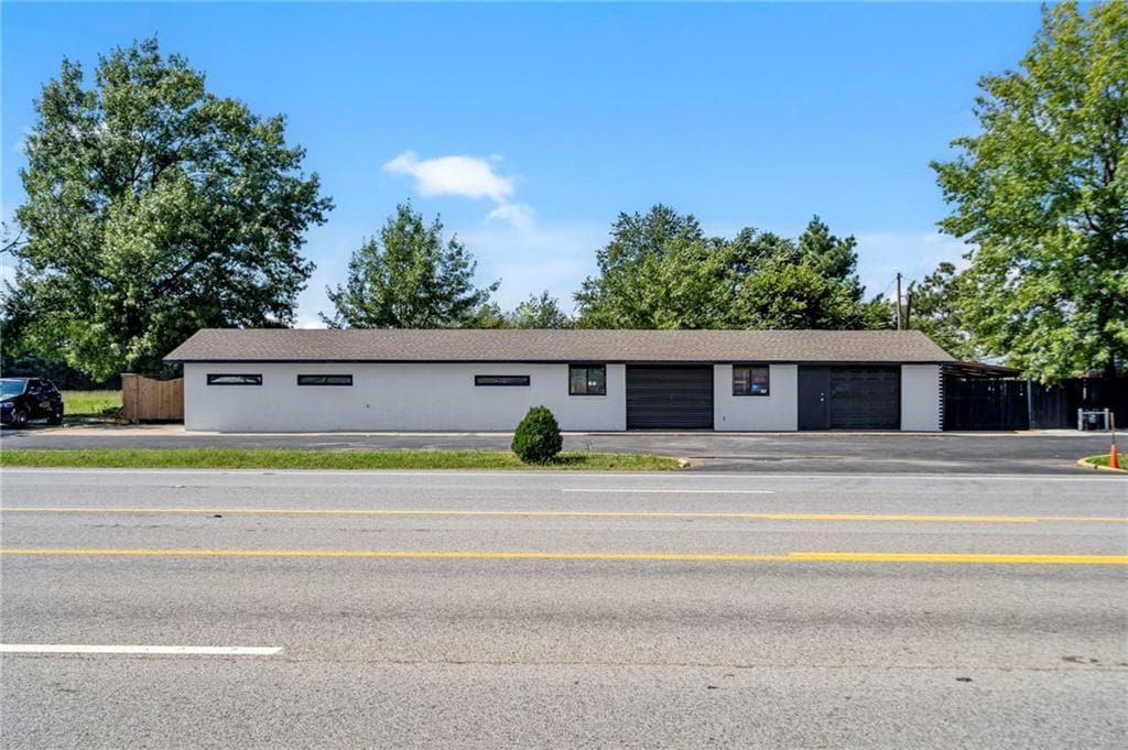 926 N Bloomington St, Lowell, AR for Sale