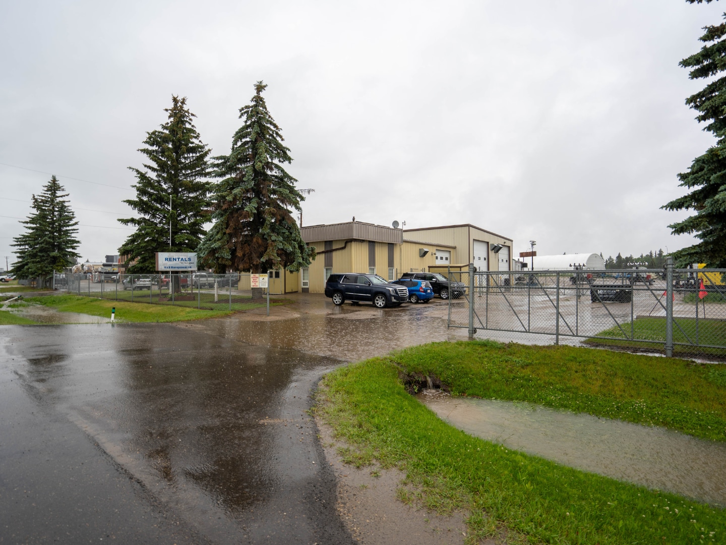 455 South Ave, Spruce Grove, AB for Sale
