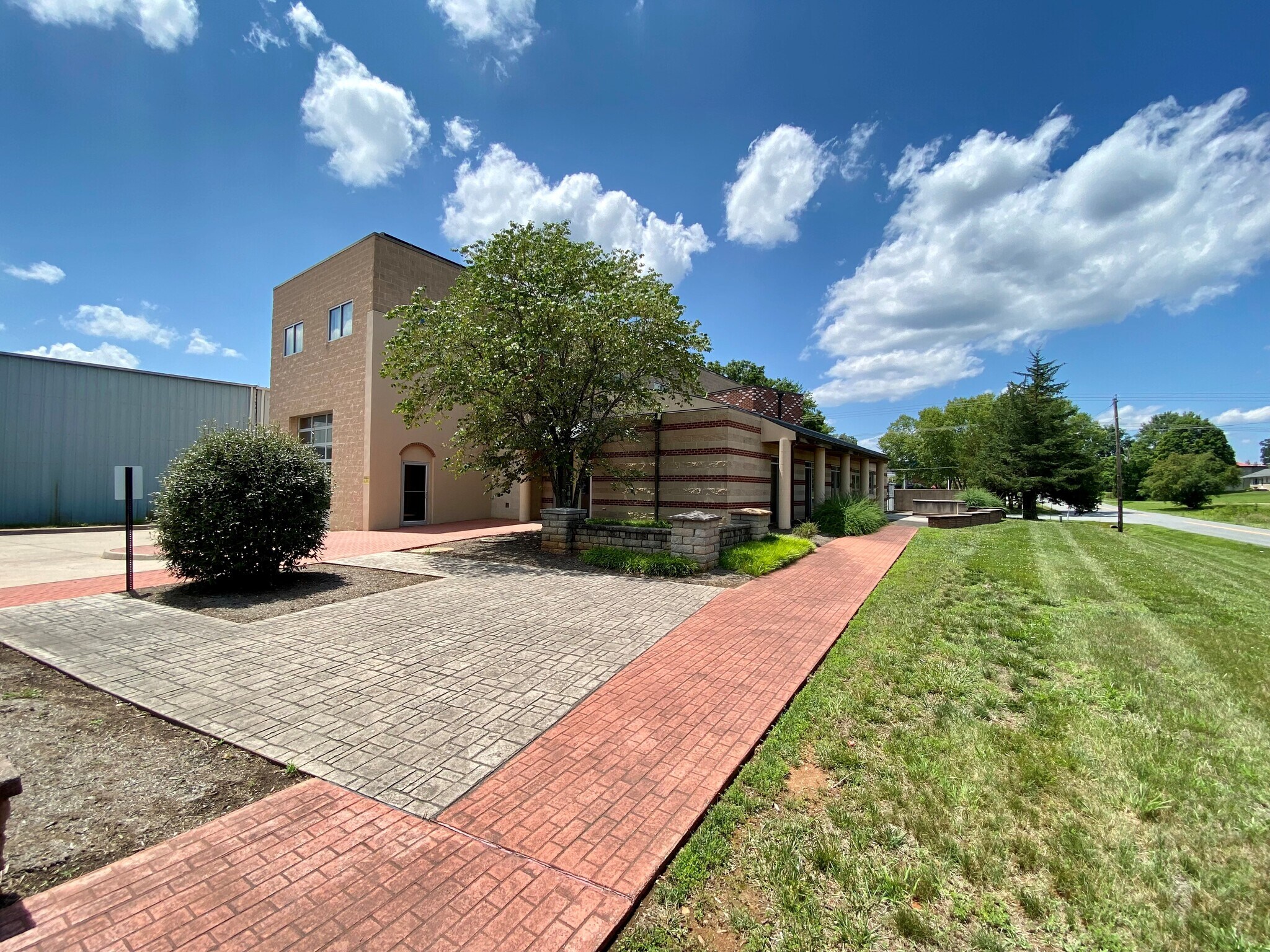 18 Commerce Dr Ruckersville, VA 22968 Flex Property for Lease on