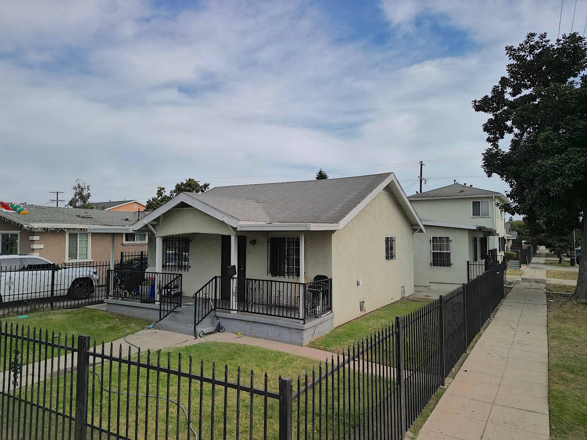 8946 Baring Cross St, Los Angeles, CA for Sale