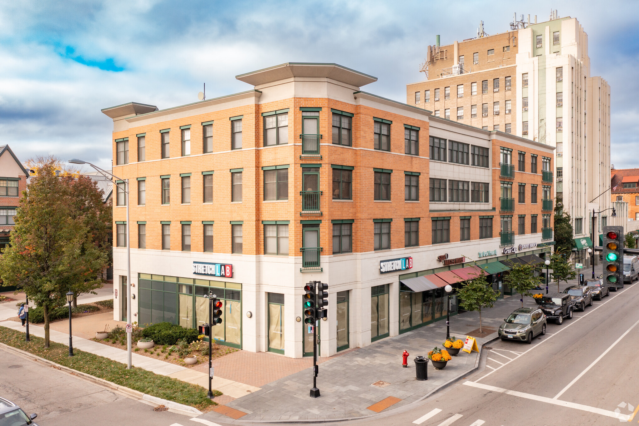 701-711 W Lake St, Oak Park, IL for Rent