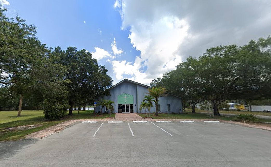 2205 SW 96th St, Stuart, FL for Sale