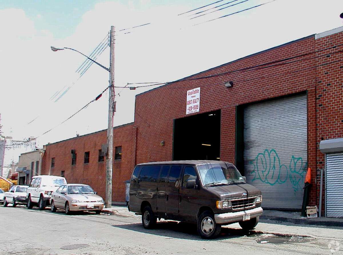 130-25 92nd Ave, Richmond Hill, NY for Rent